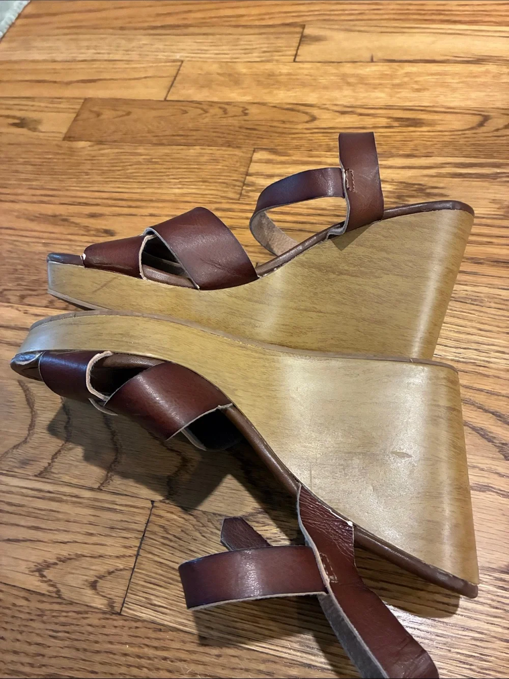 American Eagle Outfitters Brown Leather Crossover Sandals
